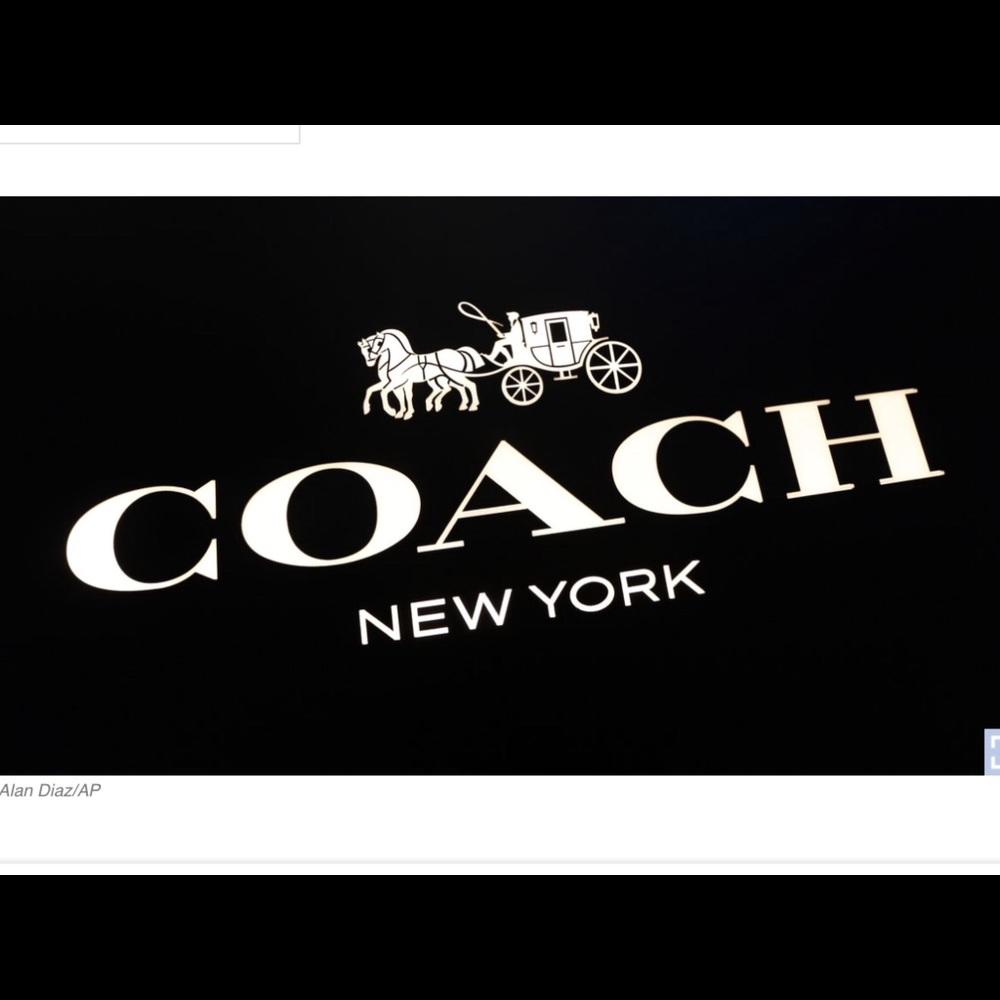 ♦️15 COACH WRISTLETS & PURSES - Picture 1 of 1